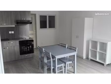 appartement t2 meublé de 35m2 en rez de chaussée au centre de foucherans