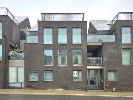 instapklaar gelijkvloersappartement met tuin en staanplaats