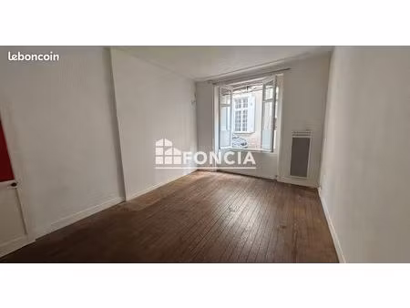 quartier cathédrale t2 avec cour privative