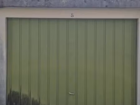 garage/box 14 m² ornans