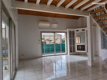 particulier loue f3 de 94 m2 au rdc de villa