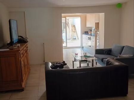 a louer maison meublée idéalement placé en centre bourg