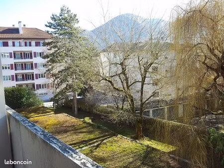 loue grand t2 rénové proche lac et centre ville