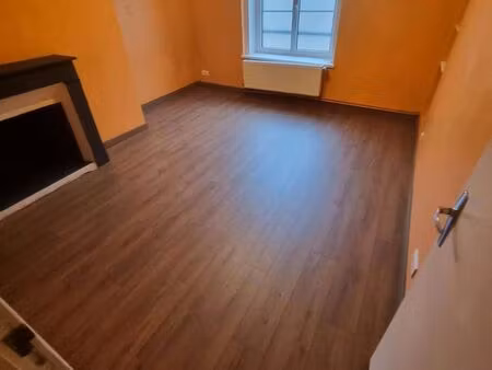 sans depot de garantie  appartement de 70 m2 à sedan