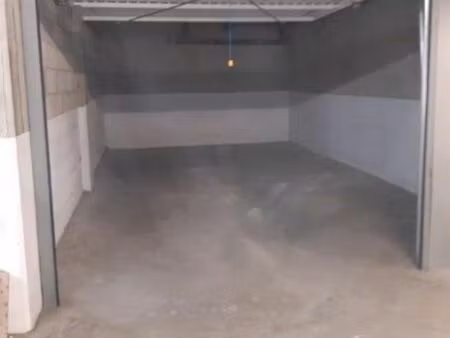 location garage fermé minime