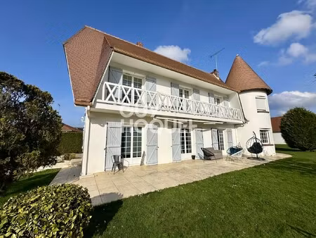 maison à vendre de 7 pièces de 235 00 m²