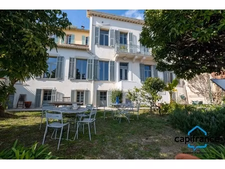 06. grasse. appartement bourgeois de 180m2 dont 150m2 loi carrez) vue mer  trés calme  jar