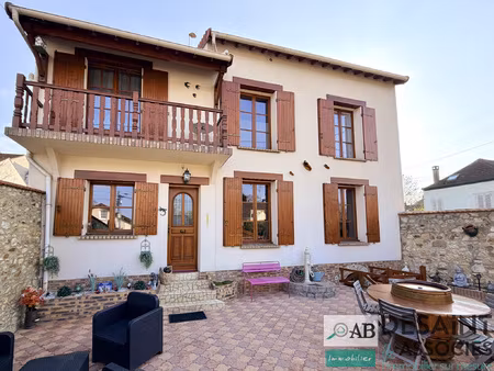 maison briarde en impasse à condé sainte libiaire