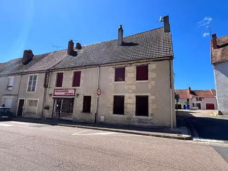 maison 10 pièces 120 m² de caractère avec local commercial saint-pierre-le-moûtier