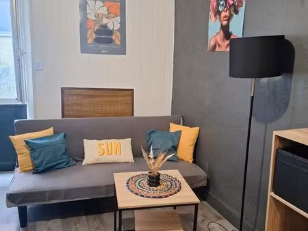 loue grand studio meublé