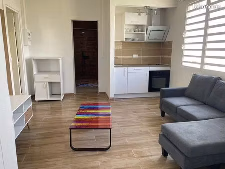 loue t2 meublé et équipé