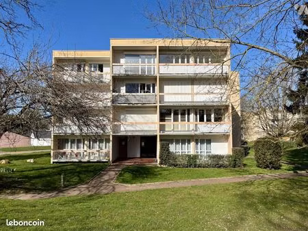 studio 1 pièce 33 m²