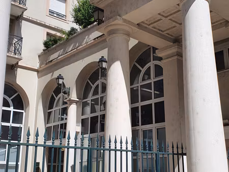 proximite gare: local professionnel/bureaux