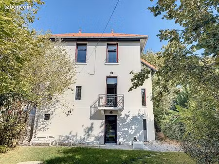 maison 5 pièces 142 m²