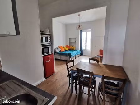 loue studio meublé 30 m² hypercentre la rochelle