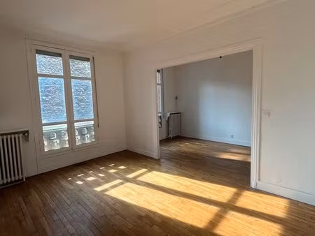 très bel appartement clair et calme en parfait état