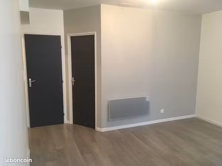 à louer t2 proche iut  lycée borde basse