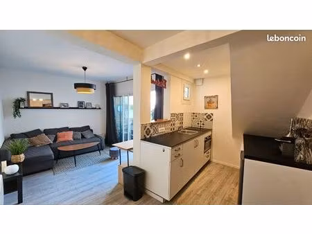 t2 meublé centre ville avec grand extérieure