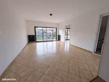 beau t3bis avec grand jardin privatf