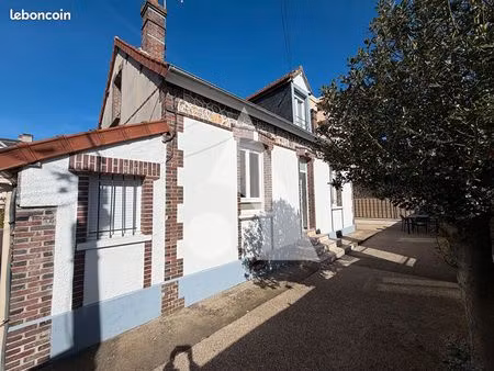 maison 4 pièces 85 m²