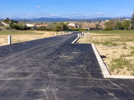 terrains pour faire deux maisons.
