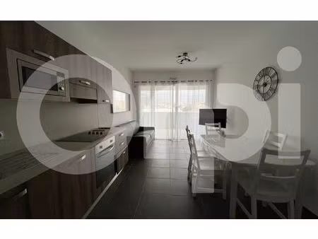 location appartement  m² t-2 à marseille 8  1 195 €