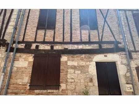 location maison  m² t-3 à castelnau-de-montmiral  700 €