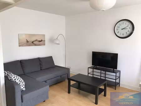 appartement 2 pièces meublé avec balcon terrasse et place de