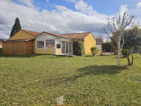 plain-pied 116 m2 avec véranda et terrain arboré de 900 m2