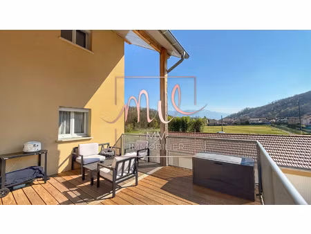 renage  t4 duplex 104 m2 terrasse + garage