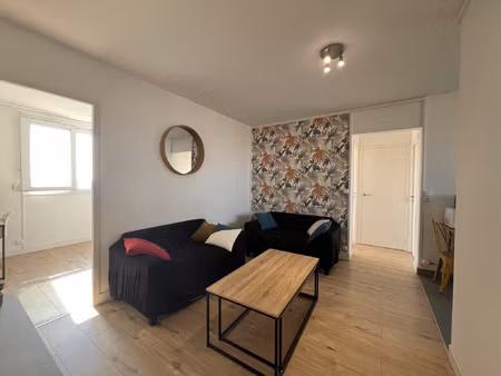 appartement proche commerces et yschool