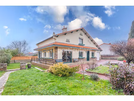 bouguenais -- maison 8 pièces -- 161 m² -- jardin -- 2 garages