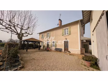 idéal projet gîtes ou activité : ferme avec dépendances et 6 chambres