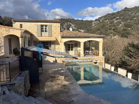 mas 7pièce(s) 4chambre(s) 224 m² goudargues (30630)