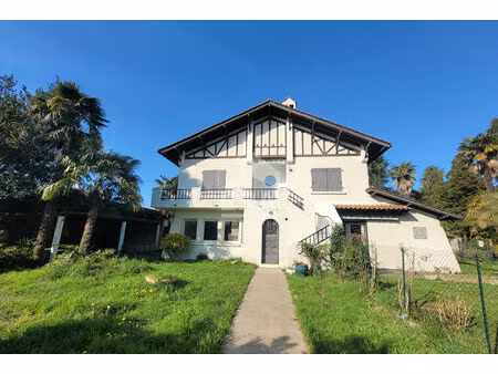 pau - location unique - appartement t4 de 90m² dans une maison