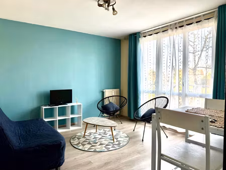 libre le ..maintenant mt loyer :400 mt des charges :90