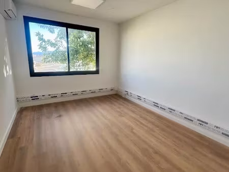 location locaux professionnels 5 pièces 400 m² à borgo (20290)  4 050 €