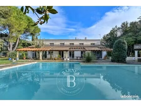 villa 6 pièces 283 m²