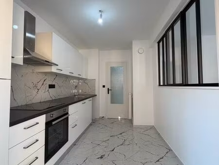 nice st roch – 3p 69 m² + terrasse 25 m² – refait à neuf – parking + cave