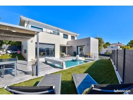 terrain 550 m² saint gely du fesc