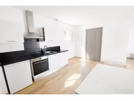 t1 avec grande terrasse et parking à corté (proche université)