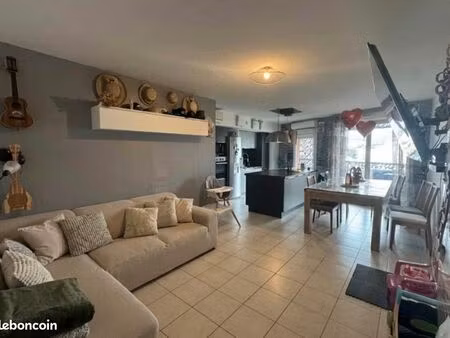 grand appartement à louer garage + bacon