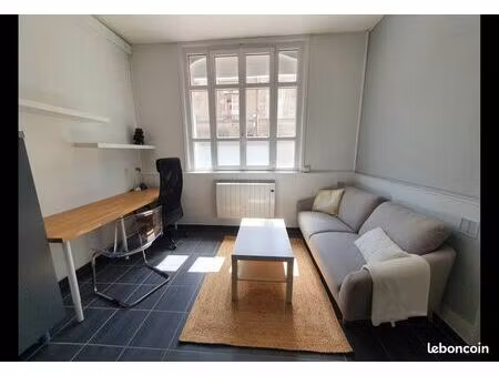 joli t2 meublé en hyper centre reims