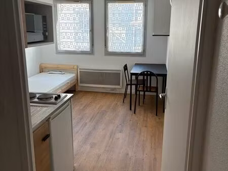 agréable studio charpennes-belle rénovation