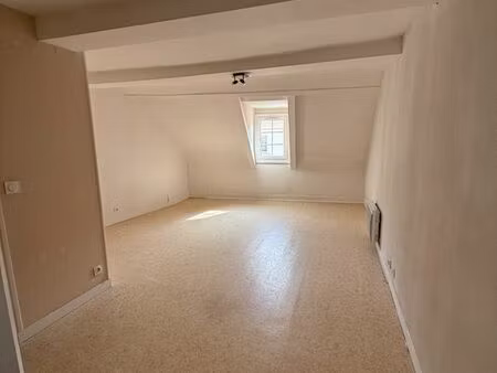 caen centre ancien situe rue de bayeux prox place de l'ancienne boucherie