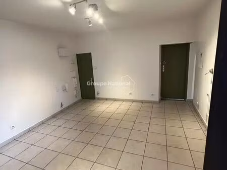 location commerce 2 pièces 38 m² à pernes-les-fontaines (84210)