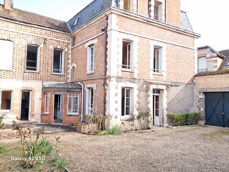 sens amande - maison bourgeoise de 266 m2 (7 chambres) avec jardin clos sans vis-à-vis et 