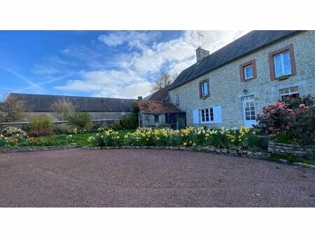 maison + 2 appartements + dependances