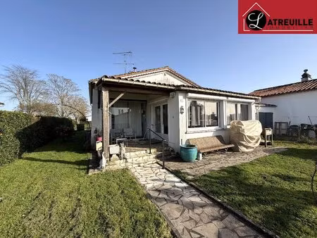 maison de plain-pied rénovée 80m² - plein bourg gémozac