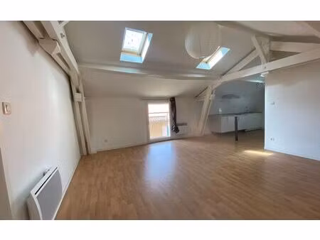 location appartement  m² t-2 à mont-de-marsan  484 €